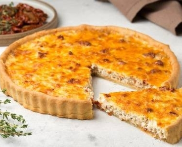 Пирог мясной с вялеными томатами