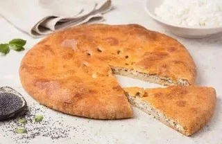 Осетинский пирог с творогом и маком подарочный