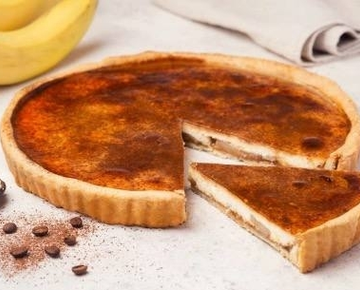 Пирог с бананом, сгущенкой и кофейными сливками